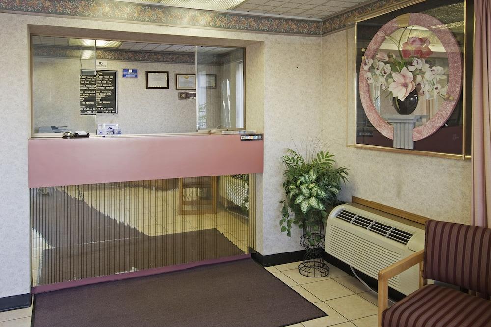 Executive Inn Fort Wayne Exterior photo